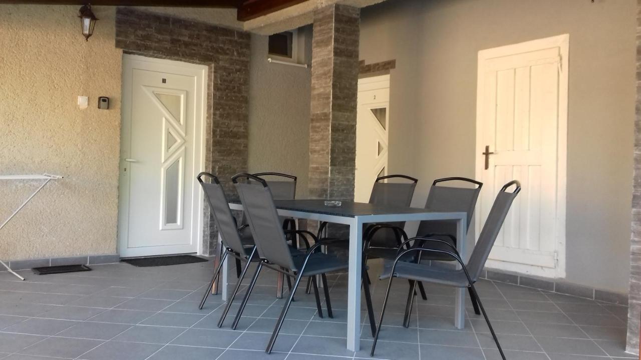 Silver Apartment *