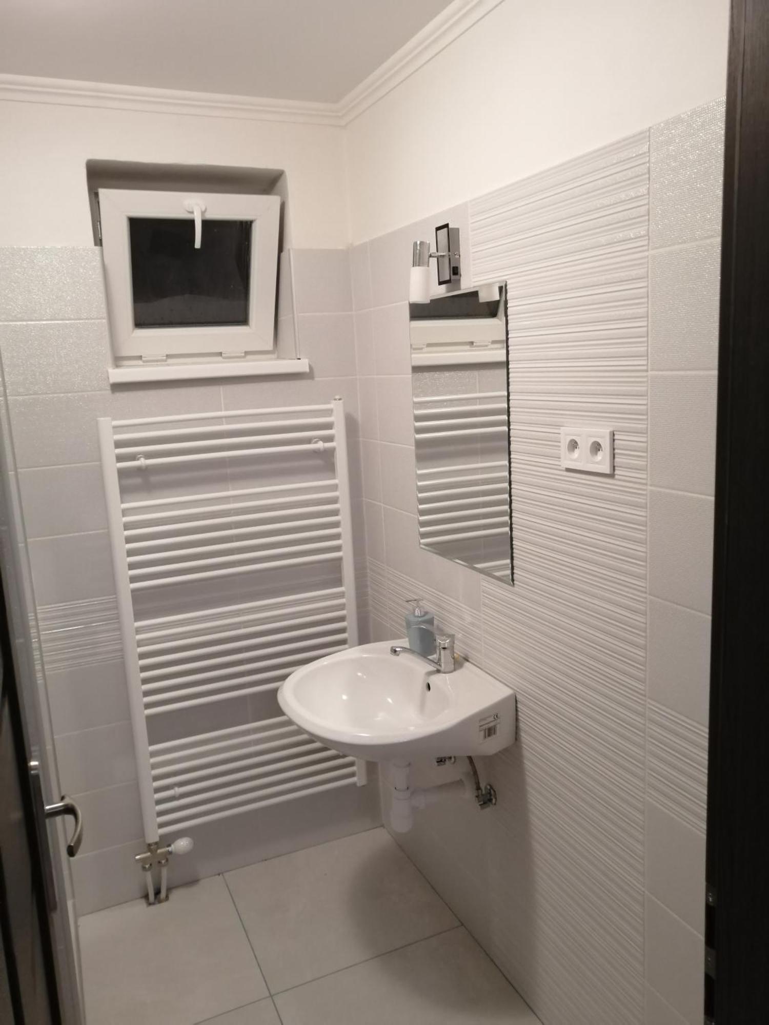 Apartment Silver *