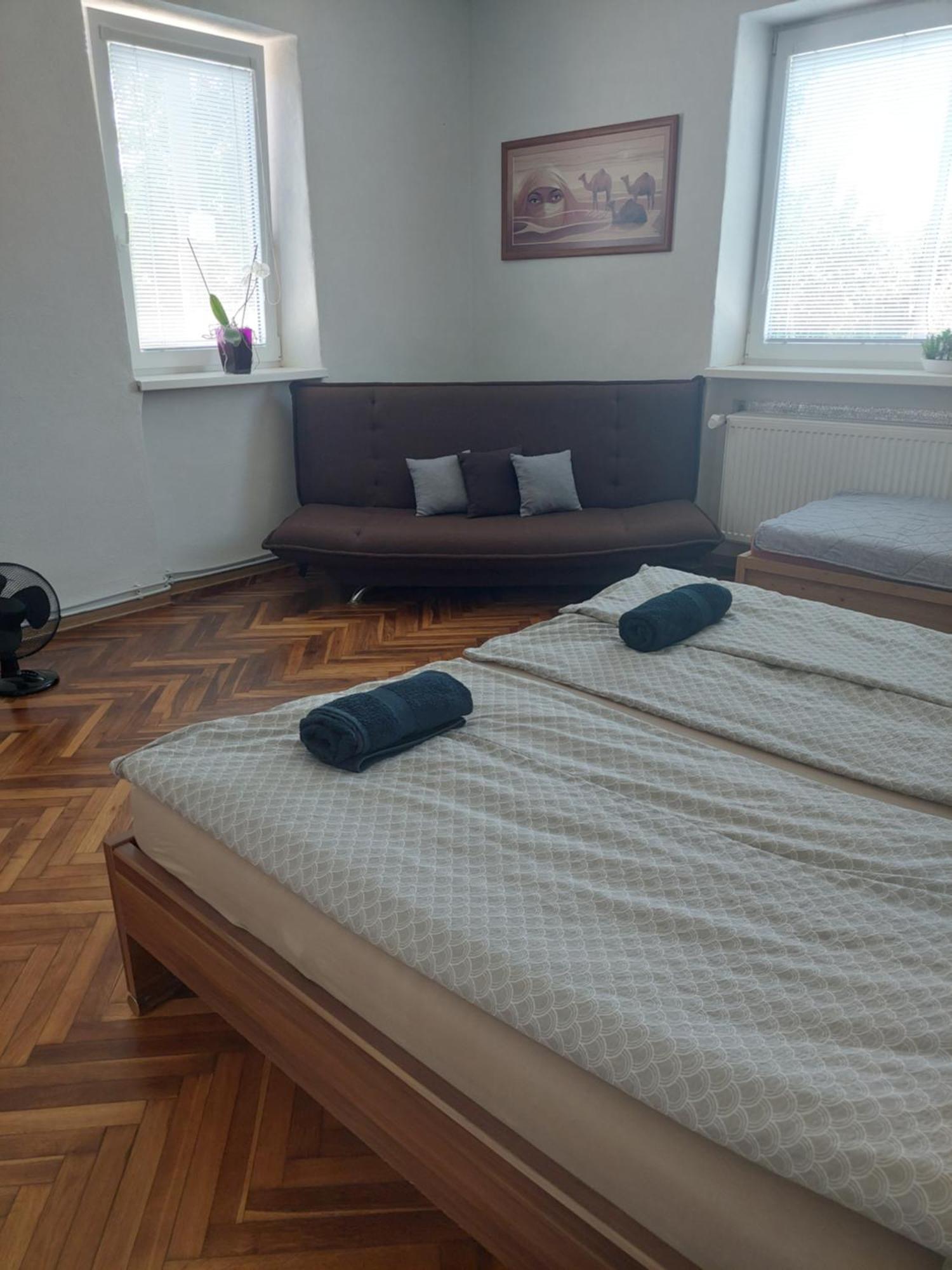 Silver Apartment *