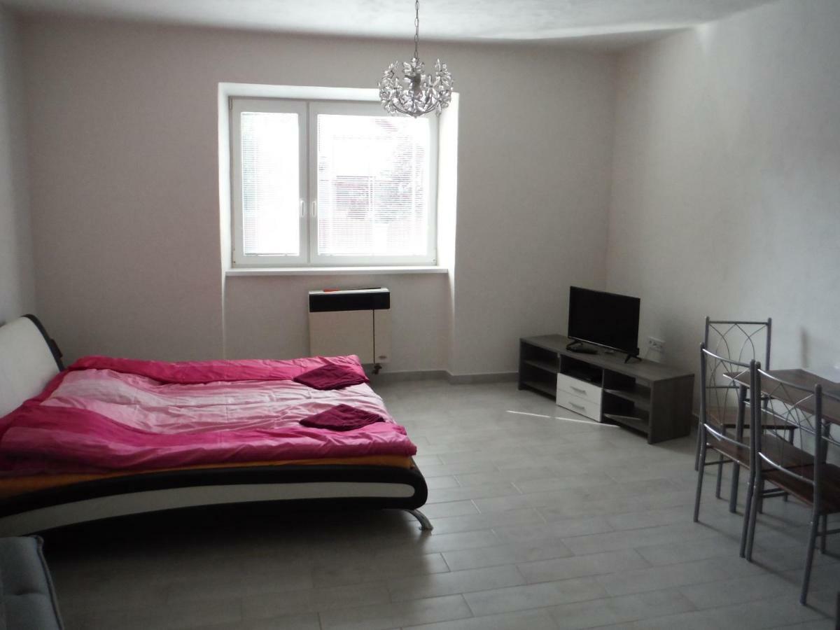 Apartment Silver *