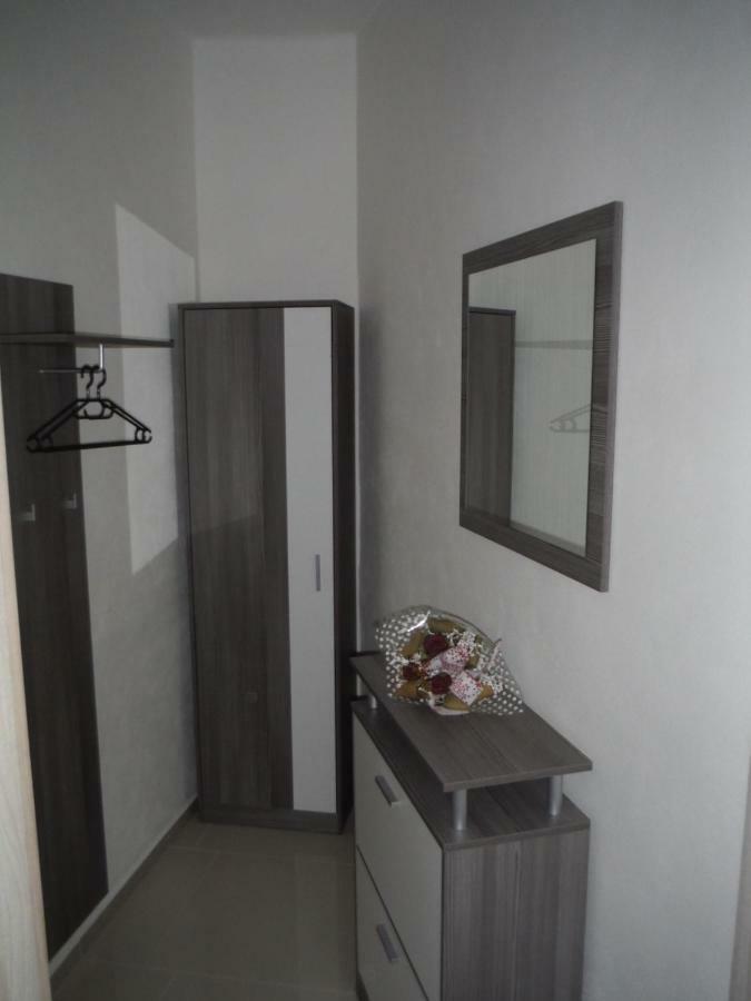 Apartment Silver *